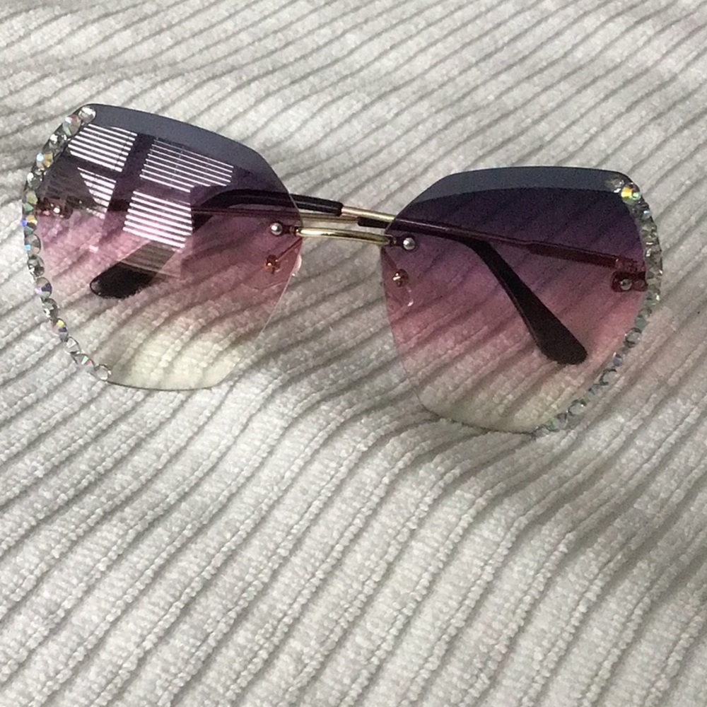 BNWT Razzle Dazzle Sunglasses